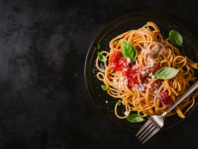 dark-plate-with-italian-spaghetti-dark (1)